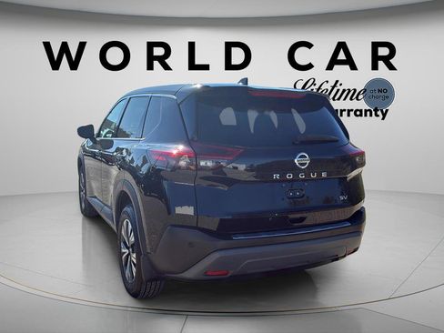 Used 2021 Nissan Rogue SV FWD image 3