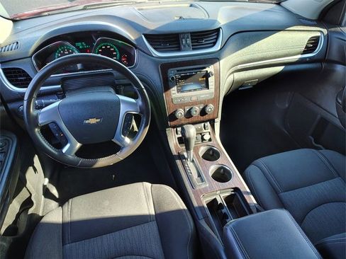 Used 2017 Chevrolet Traverse LT w/ Style and Technology Package image 15