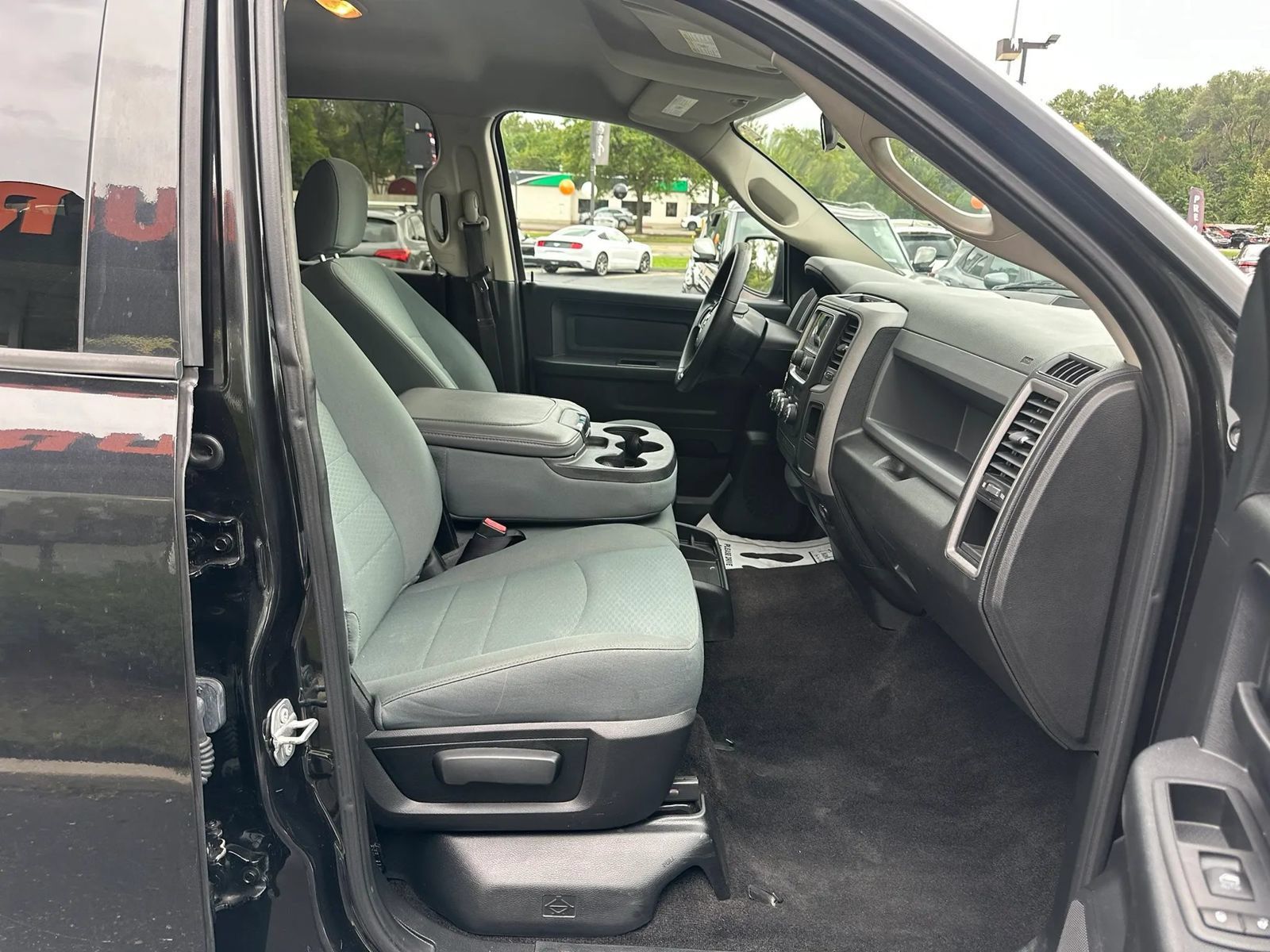 Used 2016 RAM 1500 Express AWD/4WD image 12