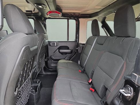 Used 2018 Jeep Wrangler Unlimited Rubicon image 10