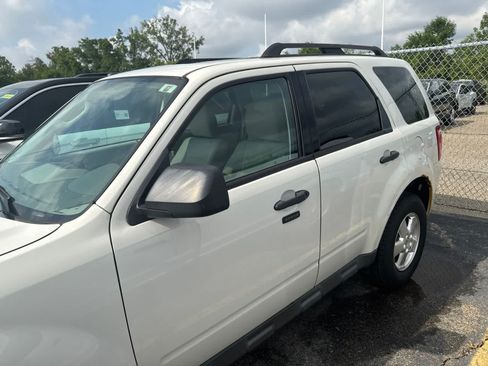 Used 2011 Ford Escape XLT w/ 201A Rapid Spec Order Code FWD image 21