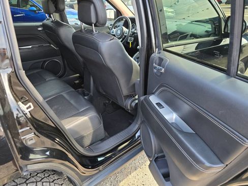 Used 2016 Jeep Compass Latitude AWD/4WD image 13