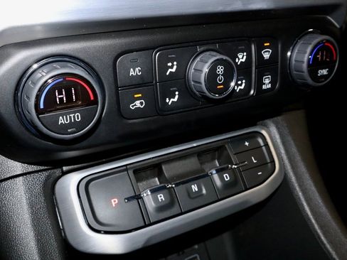 Used 2023 GMC Acadia SLT w/ LPO, Floor Liner Package image 34