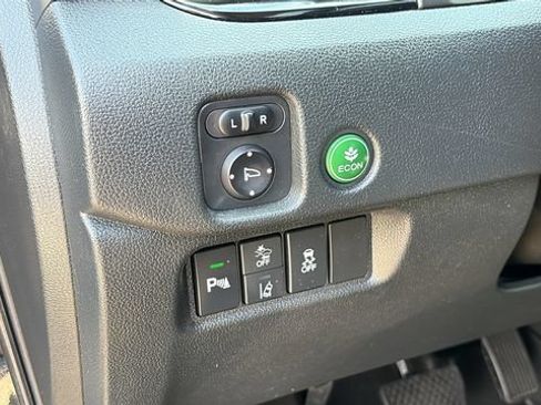 Used 2021 Honda Pilot Touring image 12