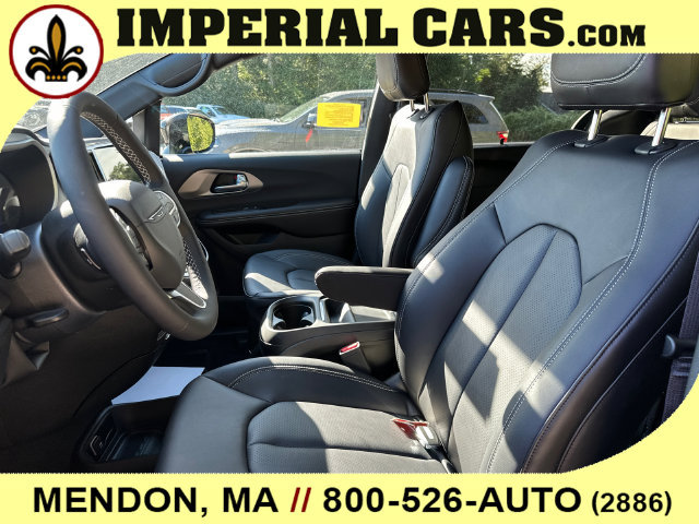 New 2027 Chrysler Pacifica Select AWD/4WD image 35