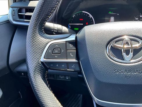 Used 2024 Toyota Sienna XLE Woodland Edition image 24