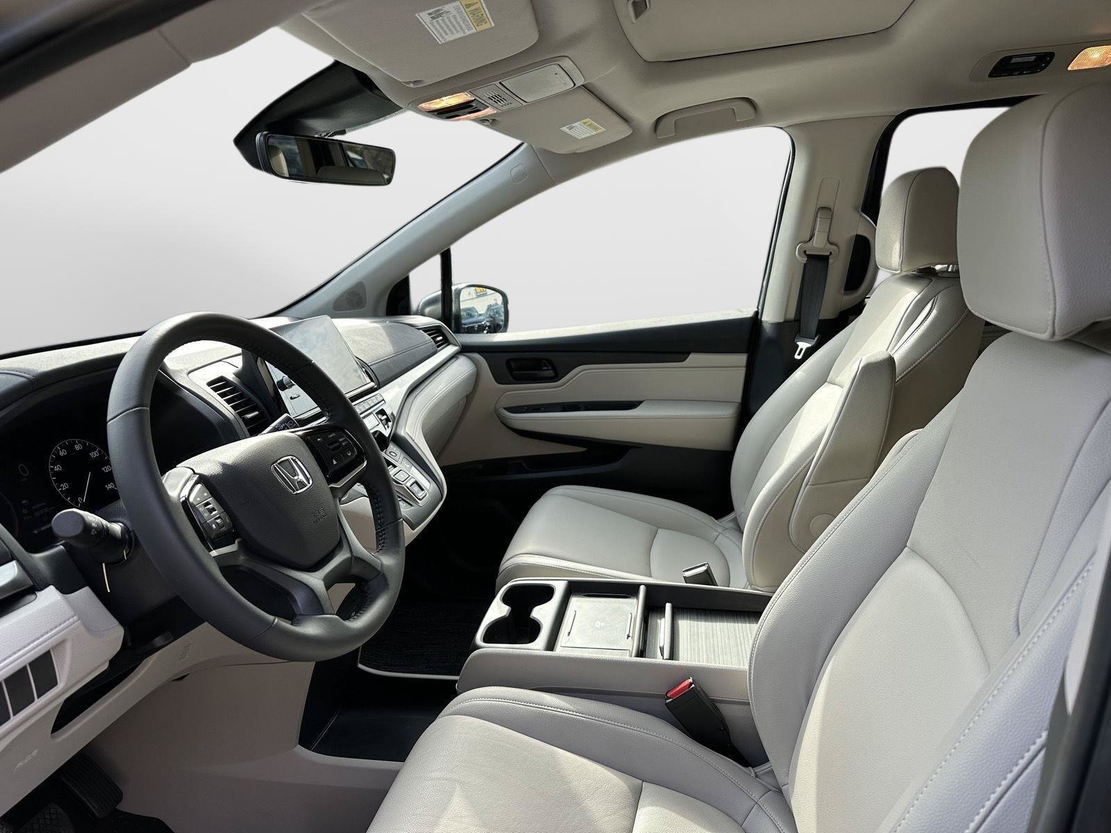 Used 2026 Honda Odyssey EX-L image 3