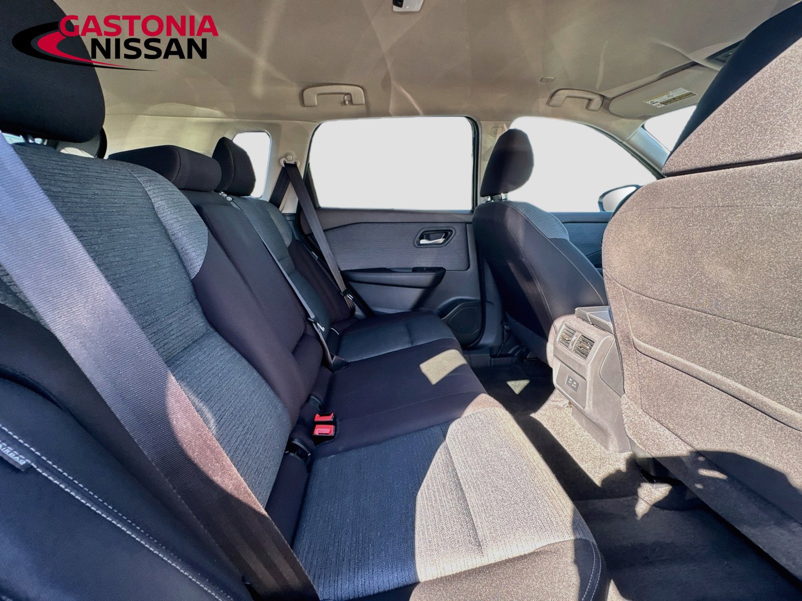 Used 2023 Nissan Rogue SV AWD/4WD image 35