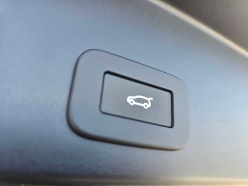 New 2026 Land Rover Range Rover Evoque S image 18