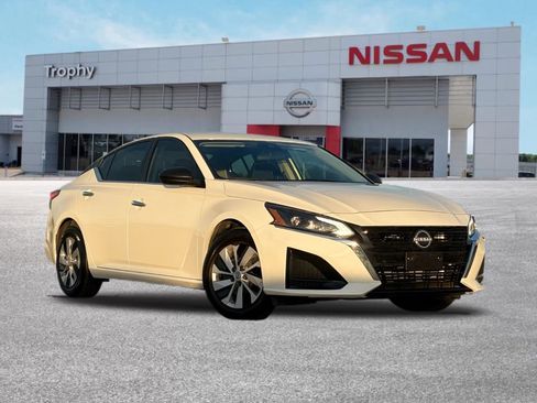 Certified 2025 Nissan Altima 2.5 S FWD image 1