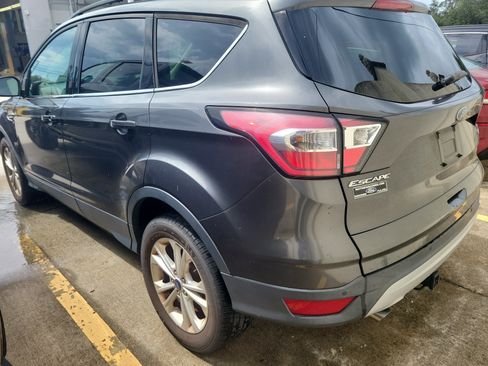 Used 2017 Ford Escape SE w/ Equipment Group 201A FWD image 9