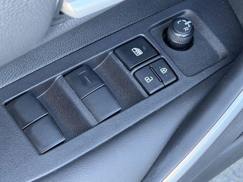 Used 2023 Toyota Corolla SE image 17