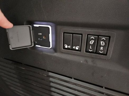 Certified 2024 Chevrolet Tahoe Premier image 16