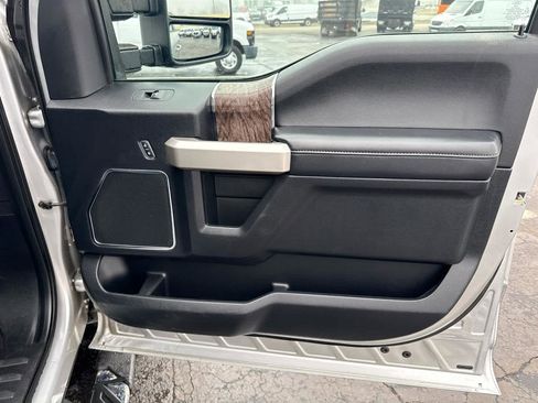 Used 2017 Ford F250 Lariat w/ Lariat Value Package image 29