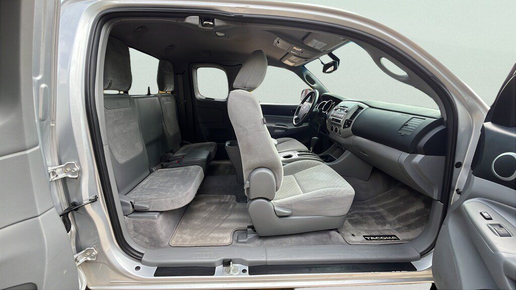 Used 2011 Toyota Tacoma PreRunner w/ SR5 Pkg #2 RWD image 19