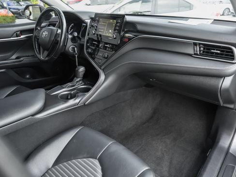 Used 2021 Toyota Camry SE image 39