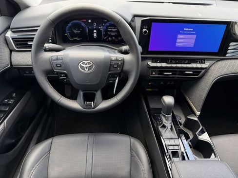 Used 2026 Toyota Camry XLE FWD image 12