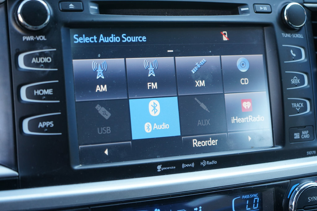 Used 2018 Toyota Highlander XLE AWD/4WD image 21
