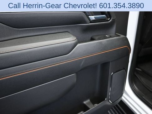 Used 2024 GMC Sierra 2500 AT4 w/ AT4 Premium Plus Package AWD/4WD image 15