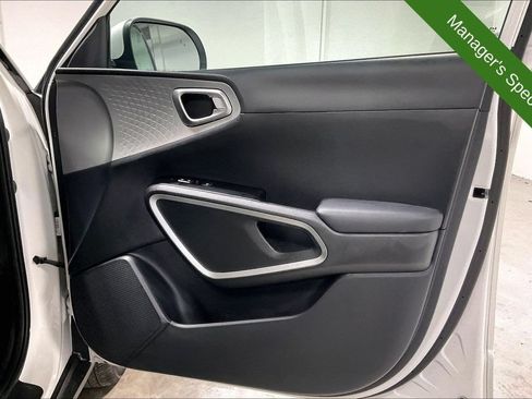 Used 2025 Kia Soul LX FWD image 22
