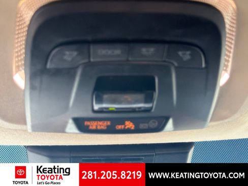 Used 2025 Toyota Corolla LE FWD image 18