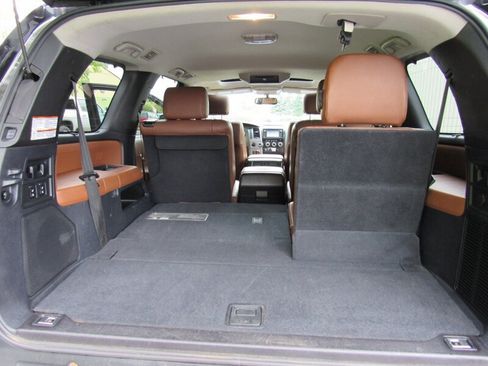 Used 2016 Toyota Sequoia Platinum AWD/4WD image 19