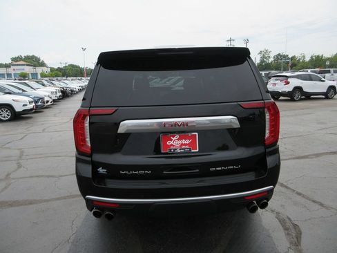 Certified 2021 GMC Yukon XL Denali w/ Denali Premium Package AWD/4WD image 8