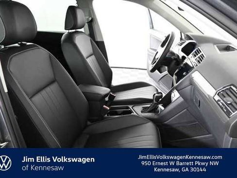 Certified 2022 Volkswagen Tiguan SE image 14