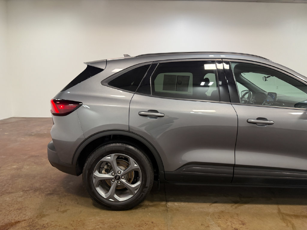 Used 2025 Ford Escape ST-Line Select AWD/4WD image 33