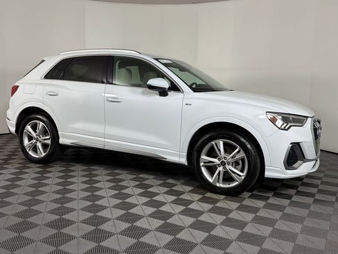 Used 2023 Audi Q3 2.0T Premium w/ Convenience Package AWD/4WD image 5