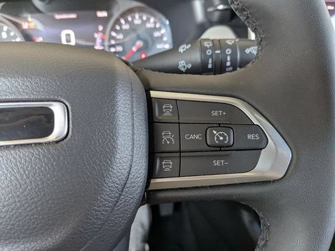 Used 2025 Jeep Compass Limited AWD/4WD image 23