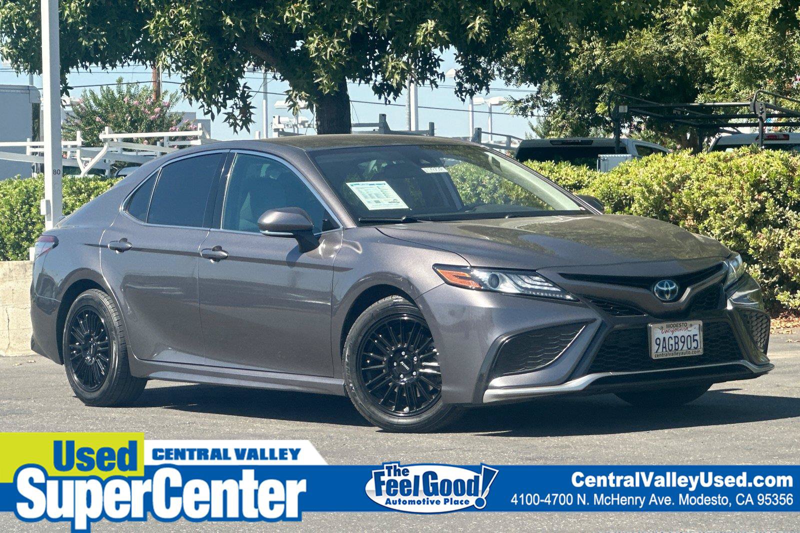 Used 2022 Toyota Camry XSE FWD image 1