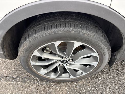 Certified 2023 Lincoln Nautilus Reserve w/ Equipment Group 201A image 10