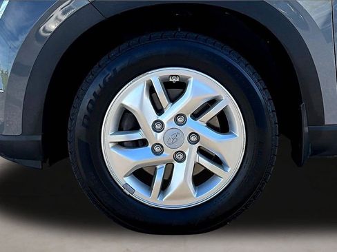 Used 2020 Hyundai Venue SEL FWD image 31