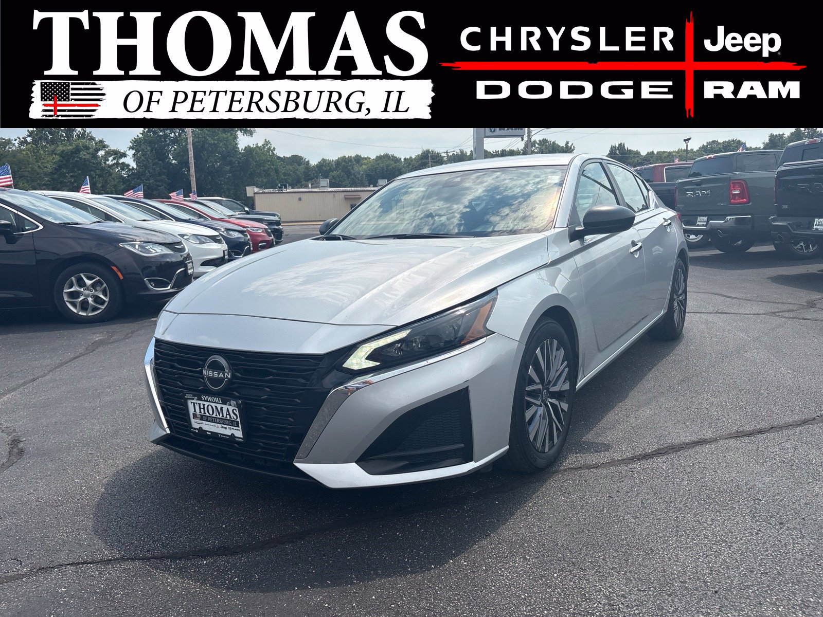 Used 2025 Nissan Altima 2.5 SV FWD image 3