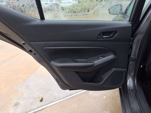 Used 2025 Nissan Altima 2.5 SV FWD image 16