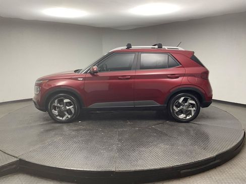 Used 2024 Hyundai Venue SEL FWD image 4