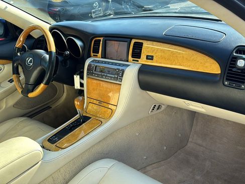 Used 2004 Lexus SC 430 Convertible RWD image 21