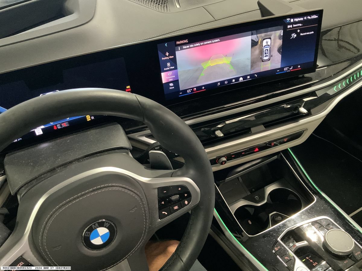 Used 2024 BMW X7 xDrive40i w/ M Sport Package AWD/4WD image 12