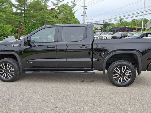 Used 2023 GMC Sierra 1500 AT4 w/ Technology Package AWD/4WD image 6