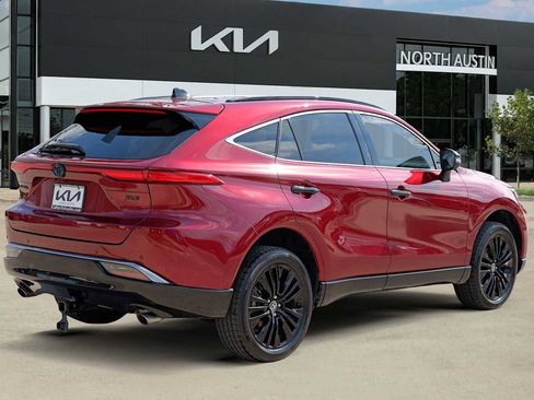 Used 2023 Toyota Venza Nightshade image 6