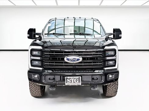 Used 2025 Ford F350 Platinum w/ FX4 Off-Road Package AWD/4WD image 2