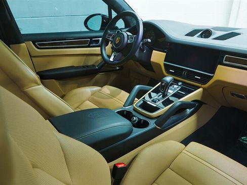 Used 2020 Porsche Cayenne Turbo AWD/4WD image 99