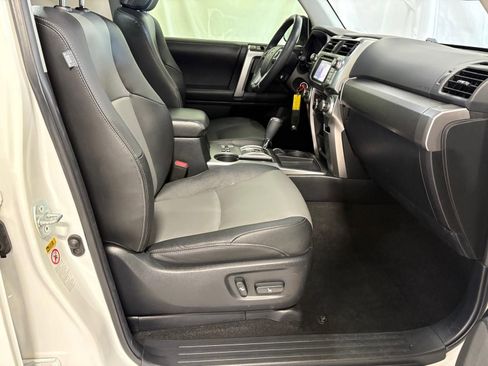 Used 2019 Toyota 4Runner SR5 Premium image 15