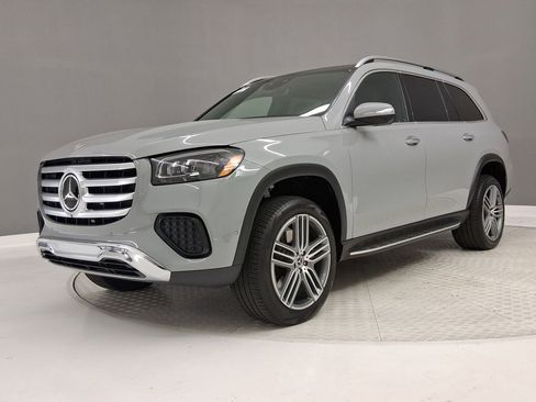 Used 2025 Mercedes-Benz GLS 450 4MATIC image 40
