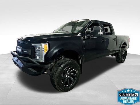 Used 2018 Ford F250 Platinum w/ Platinum Ultimate Package AWD/4WD image 2