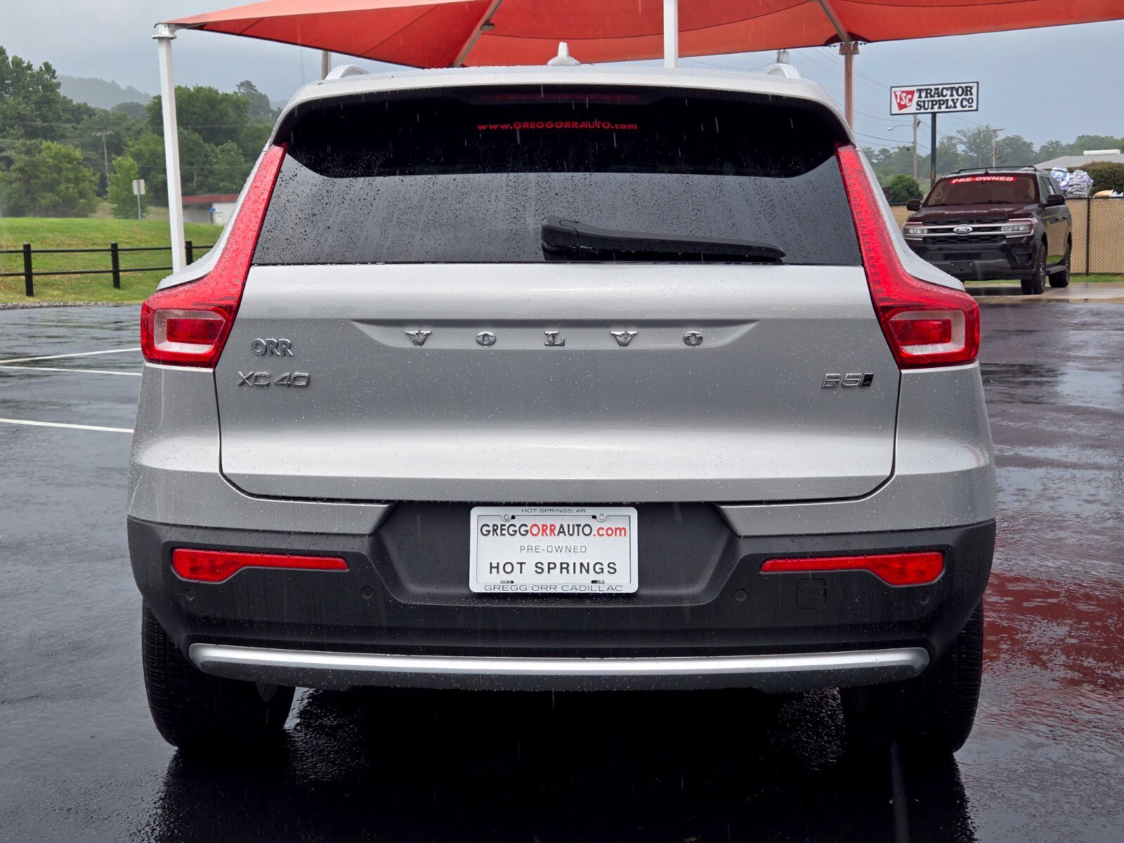 Used 2024 Volvo XC40 B5 Plus AWD/4WD image 4