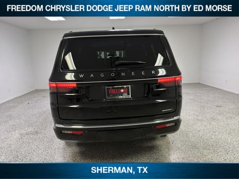 Used 2024 Jeep Wagoneer Series II AWD/4WD image 5