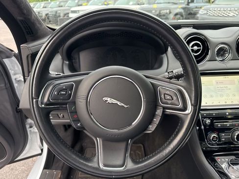 Used 2019 Jaguar XJ L Portfolio AWD/4WD image 20