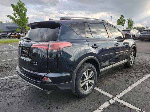 Used 2018 Toyota RAV4 XLE w/ Plus Extra Value Package AWD/4WD image 15